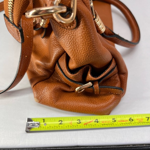 Chic Brown Leather Shoulder Bag - Picture 15 of 15